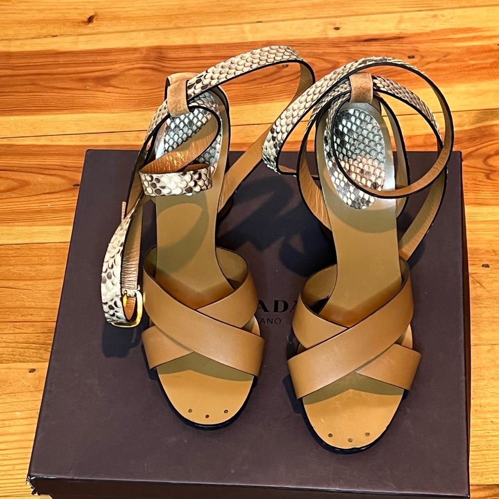 Gucci candy snakeskin ankle- wrap sandals, bisco/ old Rocco size 41
